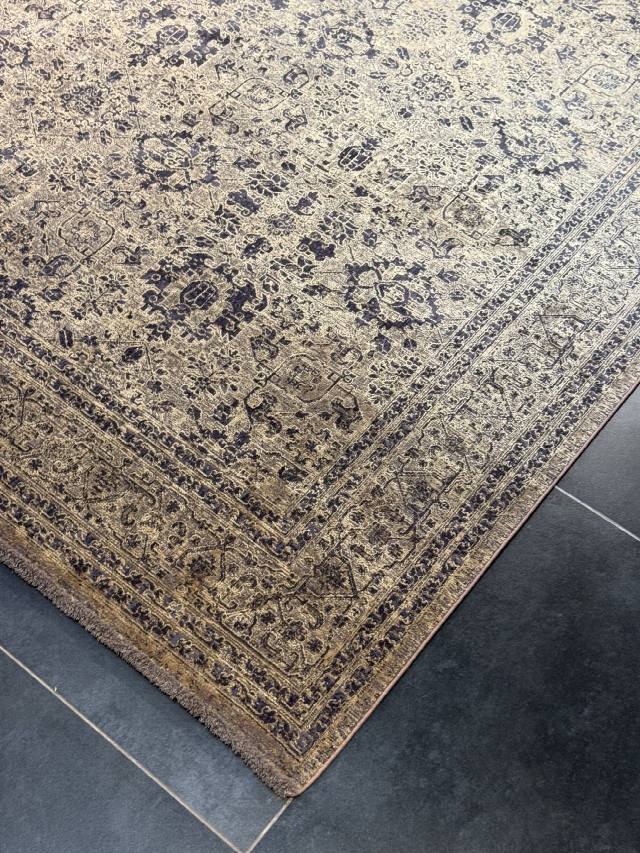 Tarz Halı Solgun Miras