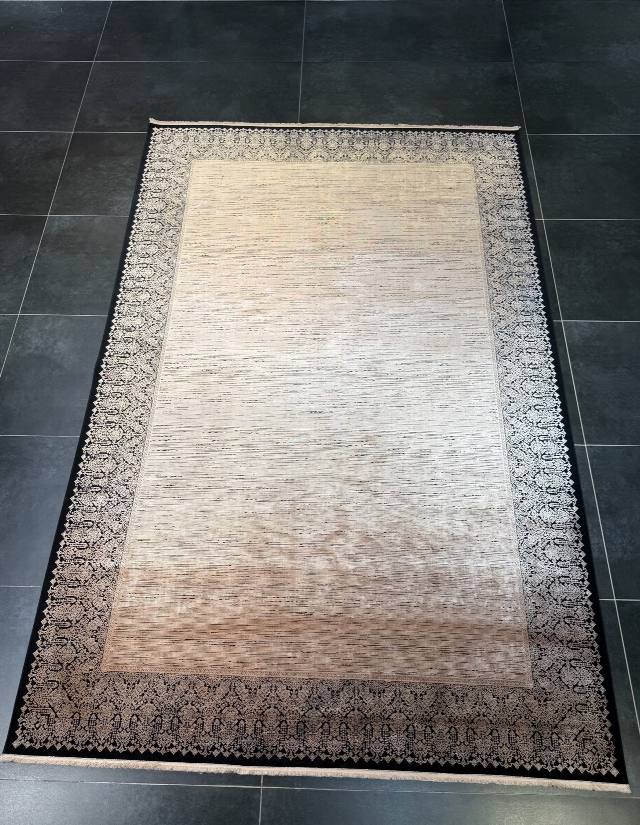 Tarz Halı İnci Çerçeve