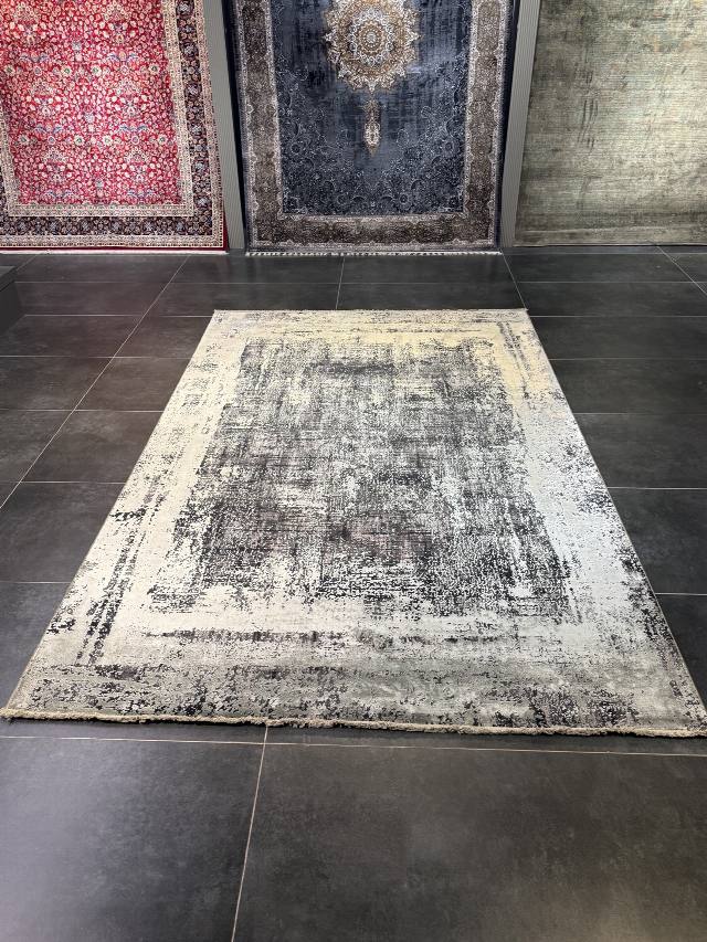 Tarz Halı Siyah Tuval