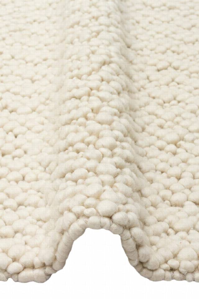 JADE JD 06 CREAM  Yün ile Üretilen Örme El Halısı