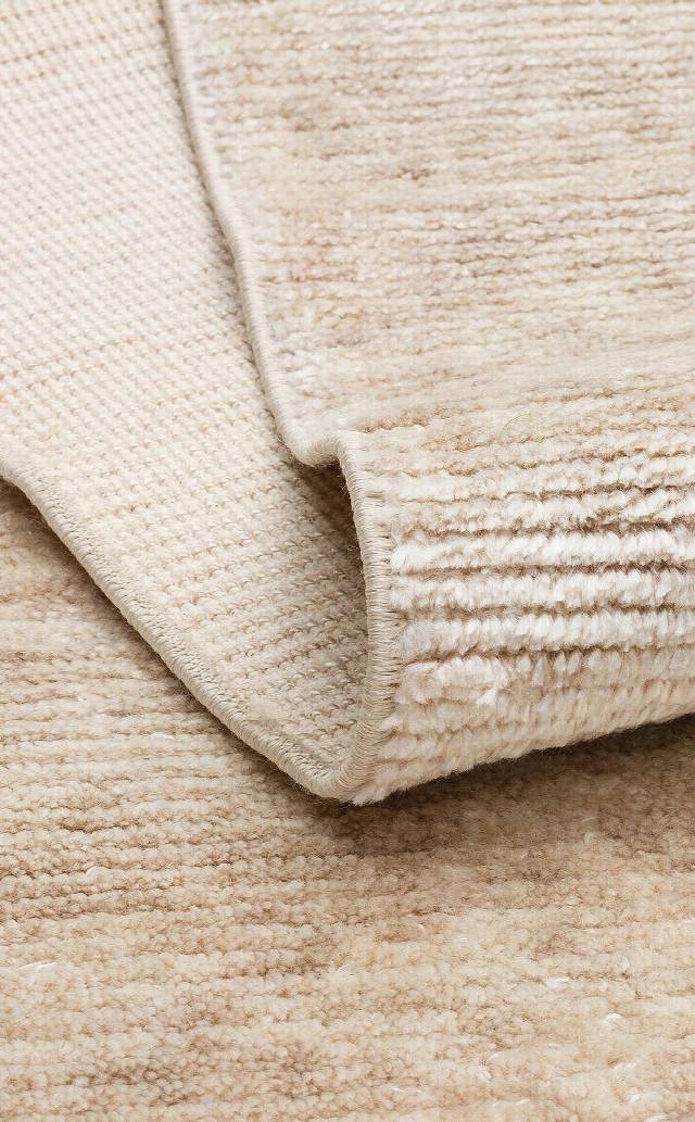 GESSI GES PLAIN BEIGE  Özel Hav Vermeyen ve Kolay Temizlenebilir Tencel Kullanılarak El Emeği ile Özel Tezgahlarda Üretilen Modern Kara Tezgah Halısı