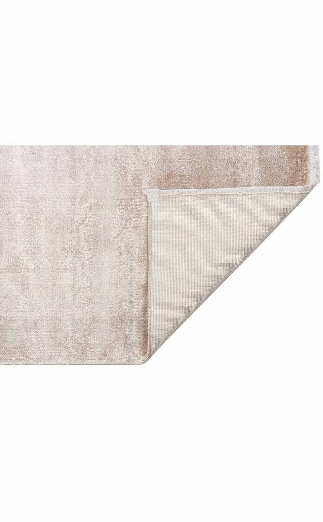 VELVET VT PLAIN BEIGE TN  Düz Renk El Emeği ile Özel Tezgahlarda Üretilen Viskon Uşak Halısı