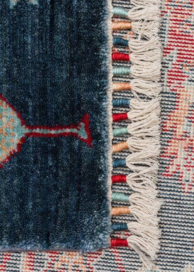 ZARA ZR 08 NAVY TURQUOISE Otantik Desenli Özel Hav Vermeyen ve Kolay Temizlenebilir Tensel Kullanılarak El Emeği ile Özel Tezgahlarda Üretilen Modern Uşak Halısı