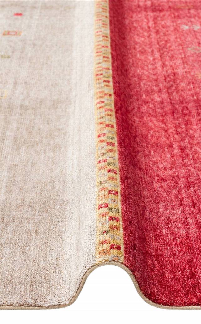 ZARA ZR 11 RED AUTUMN  Otantik Desenli Özel Hav Vermeyen ve Kolay Temizlenebilir Tensel Kullanılarak El Emeği ile Özel Tezgahlarda Üretilen Modern Uşak Halısı
