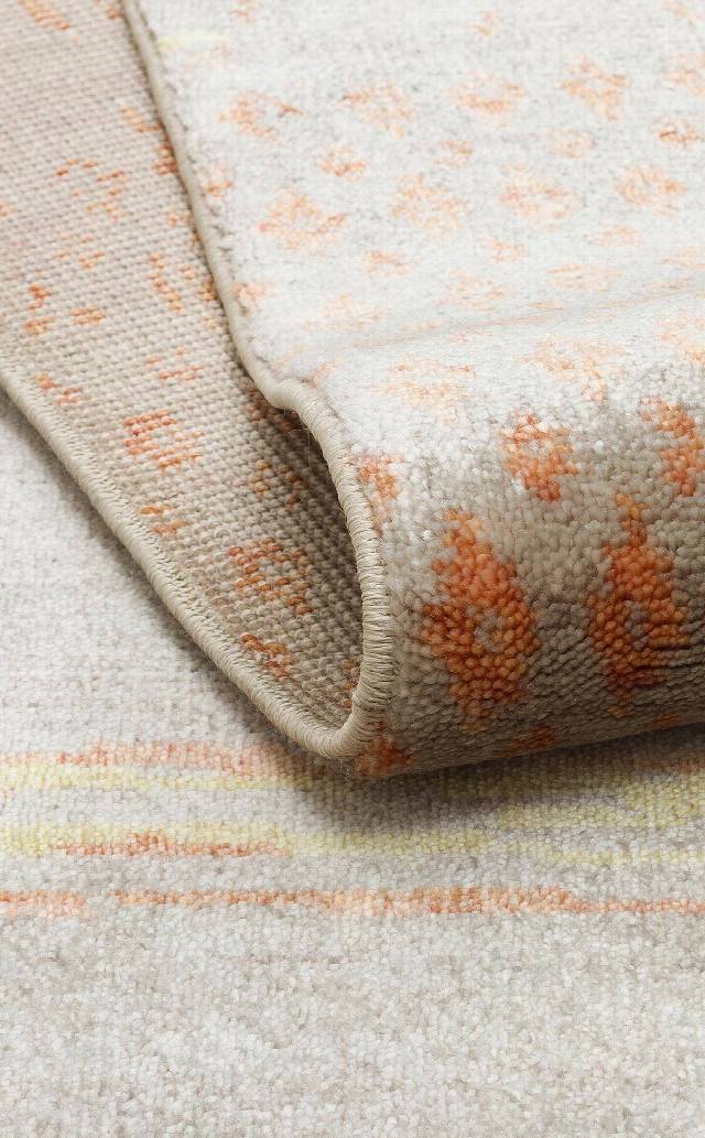 ZARA ZR 15 BEIGE AUTUMN  Otantik Desenli Özel Hav Vermeyen ve Kolay Temizlenebilir Tensel Kullanılarak El Emeği ile Özel Tezgahlarda Üretilen Modern Uşak Halısı