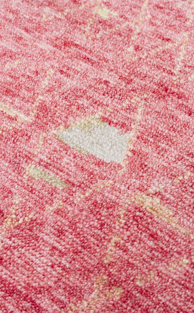 ZARA ZR 15 RED AUTUMN  Otantik Desenli Özel Hav Vermeyen ve Kolay Temizlenebilir Tensel Kullanılarak El Emeği ile Özel Tezgahlarda Üretilen Modern Uşak Halısı