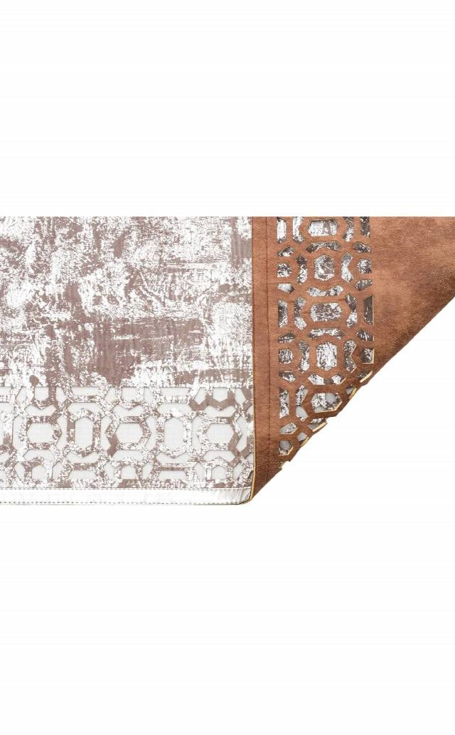 BIANCA BNC 02 GREY SILVER  Klasik Ve Modern İşleme ve Oymaya Sahip Parlak Bordürlü Suni Deri Halı