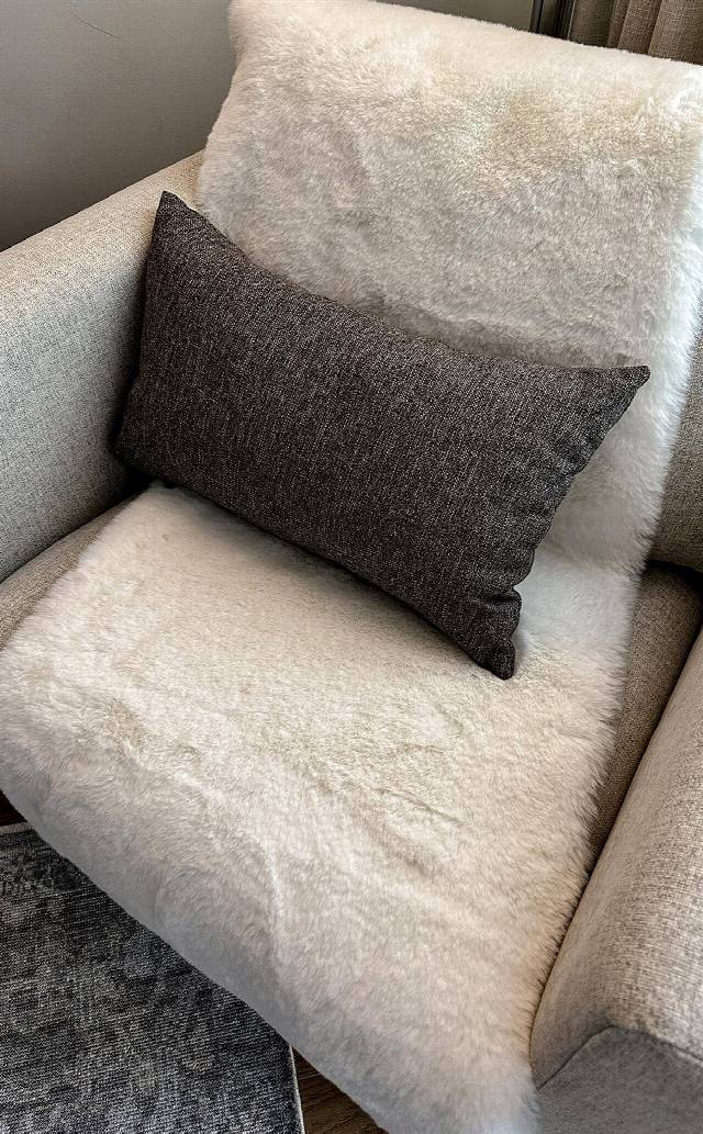 MOLLIS THROW MLS THROW WHITE  Yumuşak Dokulu Uzun Tüylü Yıkanabilir Tavşan Postu