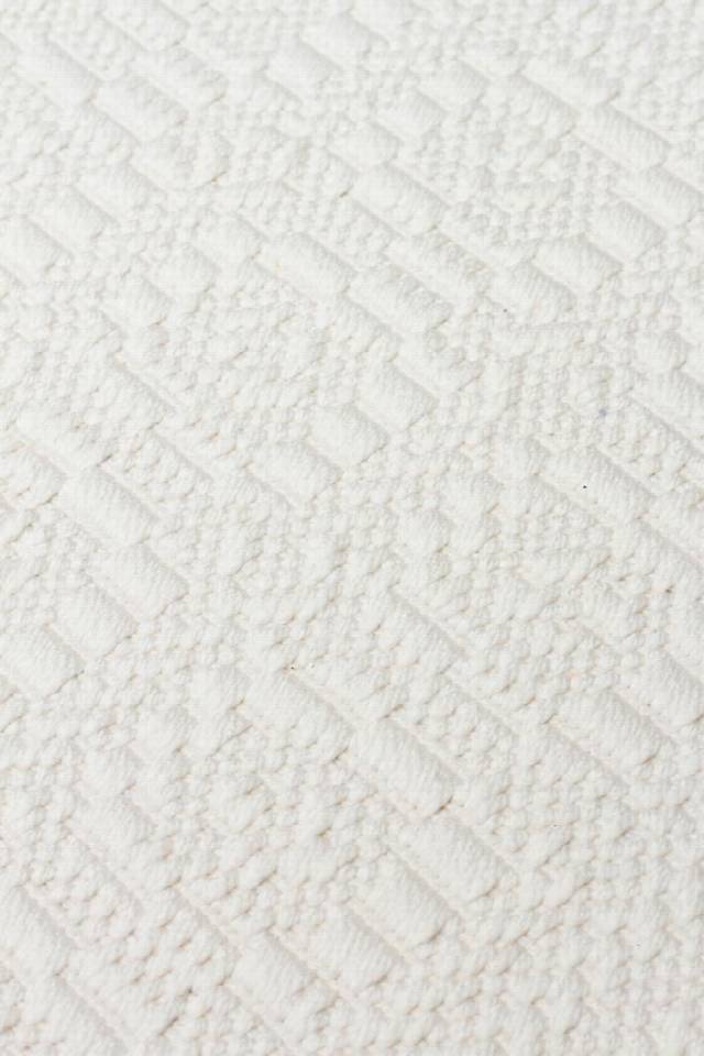 MONO LUX MNO LUX 02 WHITE  Kaymaz Tabanlı Modern Desenlere Sahip İnce Halı