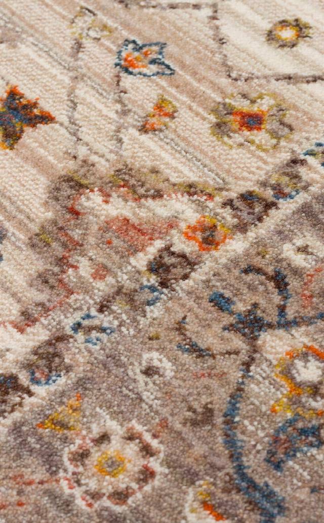 PIETRA PTA 01 CREAM GREY  Sıcak Renk Tonlarını Etnik Desenler ile Buluşturan Yumuşak Tuşeli Makine Halısı