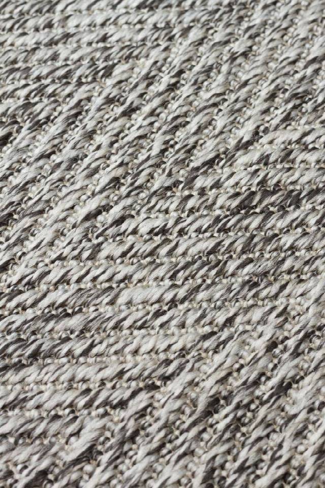 VENTURA SISAL VNT 2704 GREY BRD BLACK  İç ve Dış Mekan Kullanımına Uygun Hav Vermeyen Kolay Temizlenebilir Sisal Görünümlü Halı