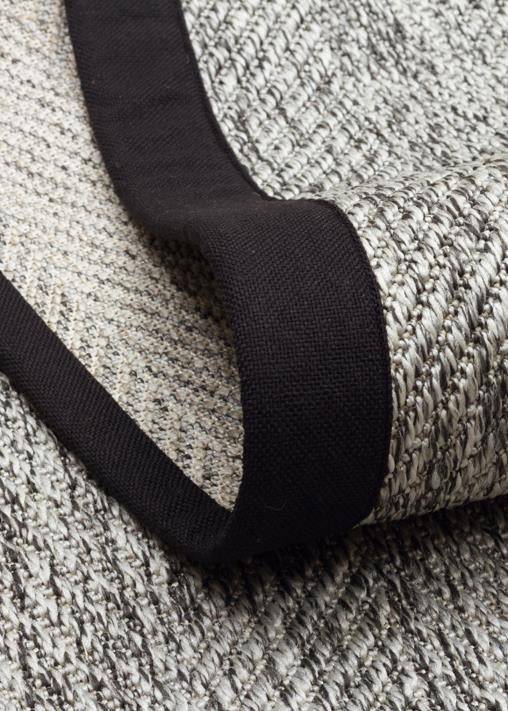 VENTURA SISAL VNT 2704 GREY BRD BLACK  İç ve Dış Mekan Kullanımına Uygun Hav Vermeyen Kolay Temizlenebilir Sisal Görünümlü Halı