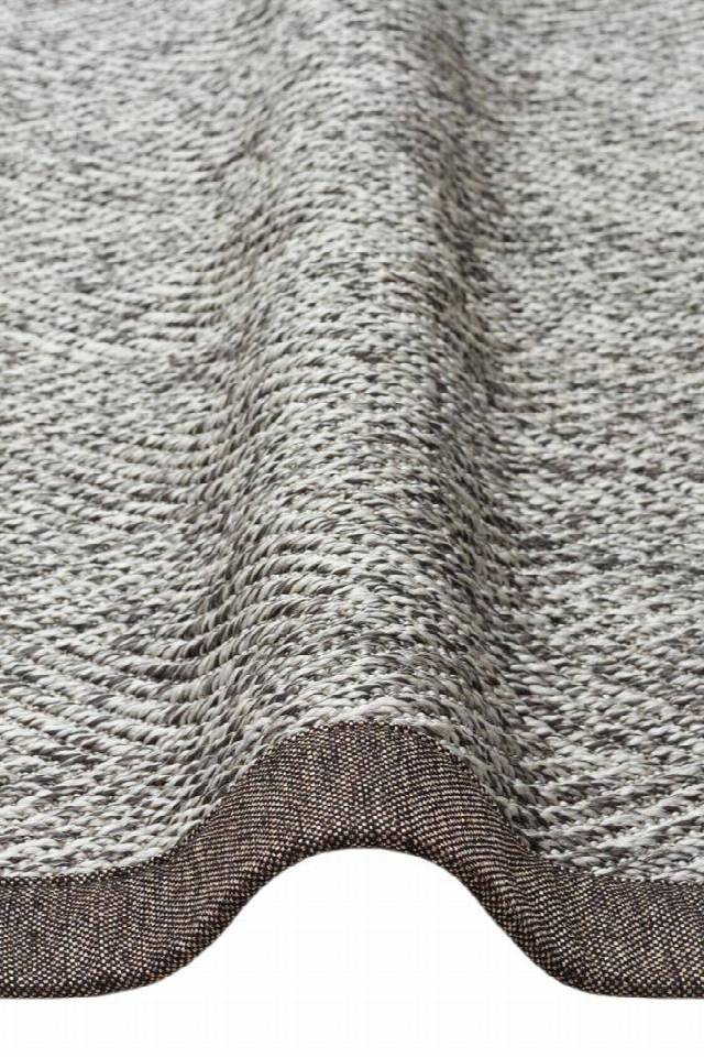 VENTURA SISAL VNT 2704 GREY BRD DARK MIX  İç ve Dış Mekan Kullanımına Uygun Hav Vermeyen Kolay Temizlenebilir Sisal Görünümlü Halı