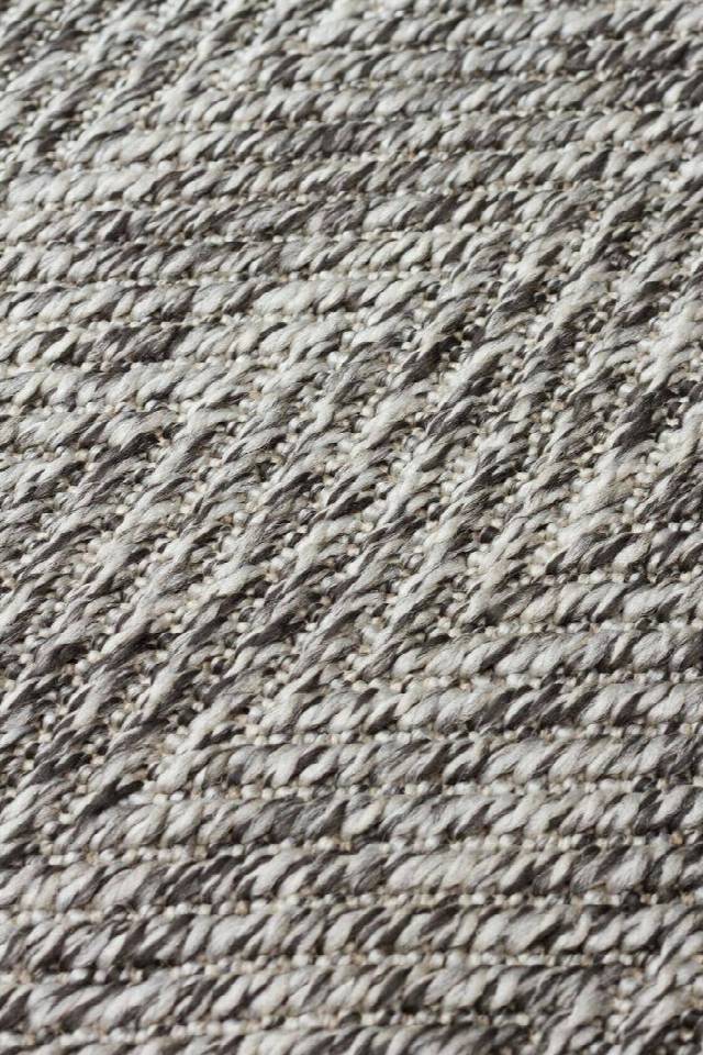 VENTURA SISAL VNT 2704 GREY BRD DARK MIX  İç ve Dış Mekan Kullanımına Uygun Hav Vermeyen Kolay Temizlenebilir Sisal Görünümlü Halı